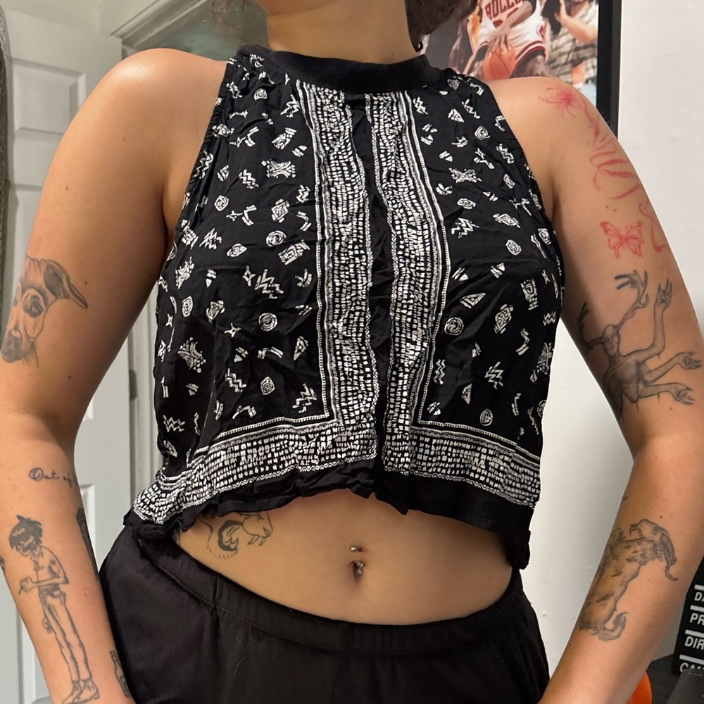 Forever 21 Black and White Bandana Patterned Crop Top